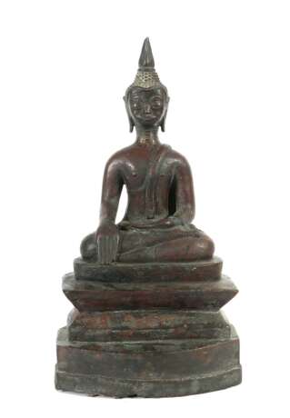 Lanna-Buddha Thailand, 19./20. Jh., Bronze patiniert, auf Th… - фото 1