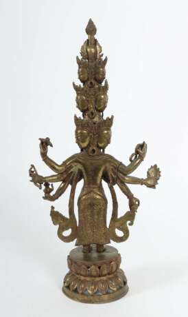 Bodhisattva Avalokiteshvara Tibet, Mitte 20. Jh., Bronze, zw… - photo 3