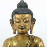 Buddha Shakyamuni 19. Jh. oder früher, sinotibetisch, Bronze… - Foto 2