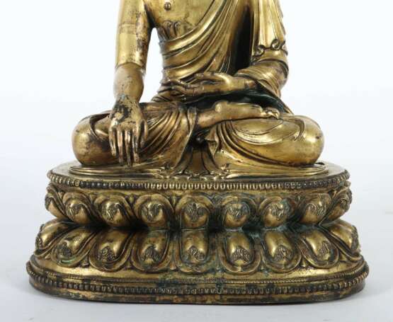 Buddha Shakyamuni 19. Jh. oder früher, sinotibetisch, Bronze… - фото 3
