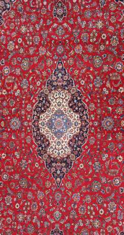 Kashan Medaillonteppich Zentralpersien, um 1970, Wolle auf B… - photo 2