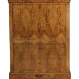 Spätbiedermeier-Schreibschrank um 1850, Nussbaummaser furnie… - photo 1