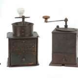 4 variierende Kaffeemühlen 1x Emlek, 19. Jh./um 1900, Gussei… - photo 1