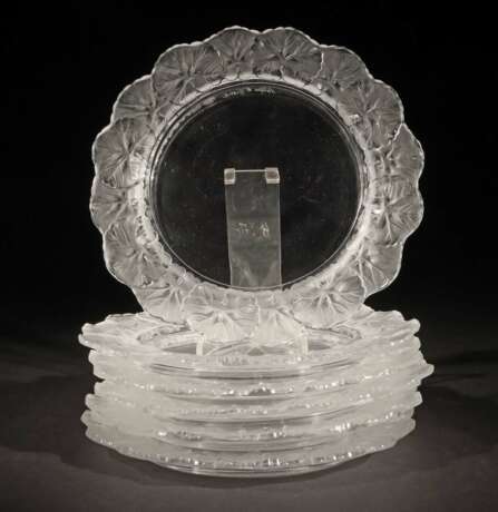 6 Lalique-Teller ''Honfleur'' Frankreich, 2. H. 20 Jh., farb… - photo 1