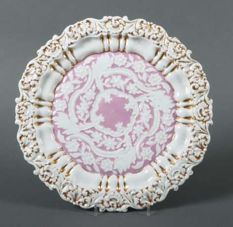 Reliefierter Prunkteller Meissen, 1850-1924, Porzellan, glas… - photo 1