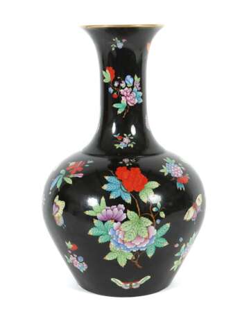 Seltene Vase ''Queen Victoria'' auf schwarzem Fond Herend, U… - Foto 1