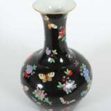 Seltene Vase ''Queen Victoria'' auf schwarzem Fond Herend, U… - photo 2