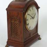 Bracket Clock England, 19. Jh./um 1900, Emaillezifferblatt m… - фото 3