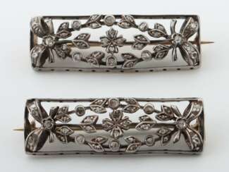 Paar Broschen um 1890, Silber über Gold, je ca. 5 g, ursprün…