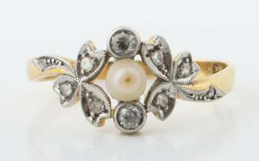 Zierlicher Ring mit Diamanten & Perle um 1900, Gelbgold 750/…