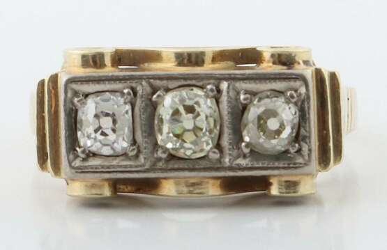 Ring mit Diamanten um 1920, Weiß- und Gelbgold 585, ca. 6,35… - фото 1