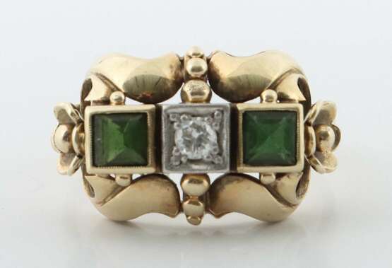 Ring mit Brillant und Turmalinen um 1930, Weiß- und Gelbgold… - Foto 1