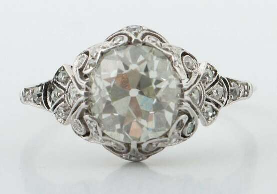 Schöner Art Déco-Ring mit Diamanten 1930er Jahre, Platin ca.… - фото 1