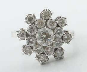 Ring mit Diamantenentourage Juwelier Leicht, 1970er Jahre, W…
