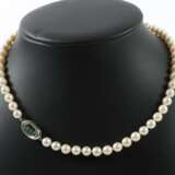 Perlenkette mit Smaragden Langer, Österreich, 20. Jh., Perle… - Foto 1