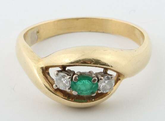 Ring mit Diamanten & Smaragd 20. Jh., Gelbgold 750 (säuregep… - Foto 2