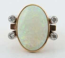 Ring mit Edelopal & Diamanten modern, Weiß- und Gelbgold 750…