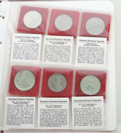 Sammlung DDR-Münzen 32 Münzen, verschiedene Nominale: 5/10/2… - photo 4