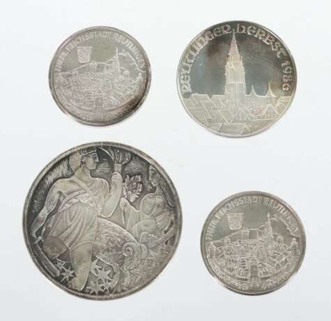 4 Medaillen Silber, ca. 9,9 g, Kalendermedaille 2002; 2x Ehe… - photo 1