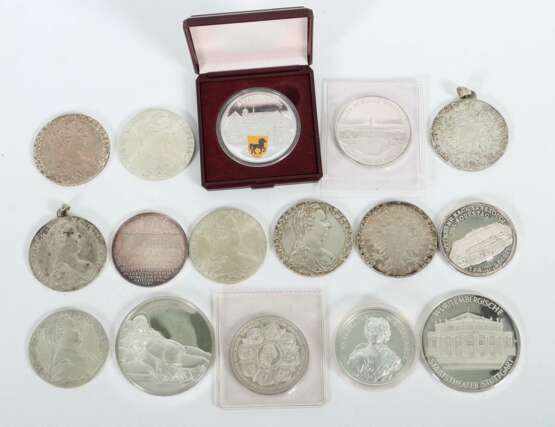 Konvolut Münzen & Medaillen Silber, ca. 520 g (mit Tütchen &… - фото 1