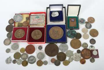 Konvolut Medaillen & Münzen 20. Jh., tlw. Silber, ca. 52 Stk…