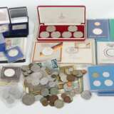 Sammlung Münzen & Medaillen dabei 3 kl. Feingold-Medaillen,… - photo 1