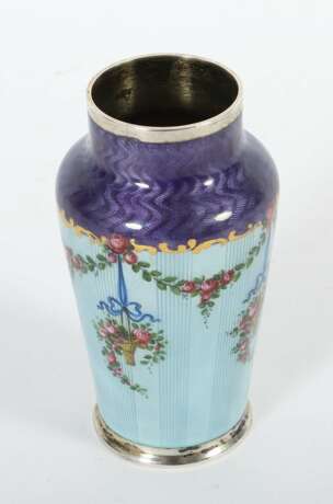 Feine Emaille-Vase wohl Skandinavien, 1901-21, Sterlingsilbe… - Foto 3
