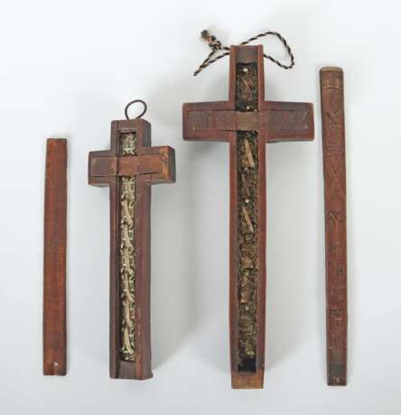 2 Reliquienkreuze Alpenländisch, 19. Jh., Holz, dreiviertelp… - Foto 3