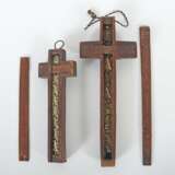 2 Reliquienkreuze Alpenländisch, 19. Jh., Holz, dreiviertelp… - Foto 3