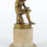 Bildhauer des 19./20. Jh. ''Dornauszieher'', Bronze, patinie… - Foto 2