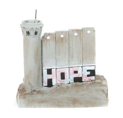 Banksy 1974. ''Hope'', Walled Off Hotel Souvenir, Wachtturm… - Foto 1