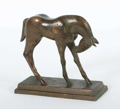 Bildhauer des 20. Jh. ''Das Pferd'', Bronze patiniert, vollp… - фото 3