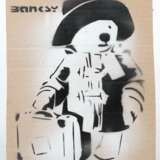 Banksy 1974. ''Migration is not a crime'', verso handschrift… - фото 1