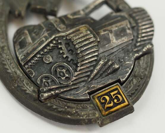 Panzerkampfabzeichen, Silber, mit Einsatzzahl 25 - GB. - photo 2