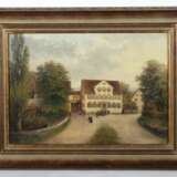 Maler des 19. Jh. ''Sonntag im Dorf'', Blick auf das Gebäude… - photo 2