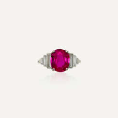 BAGUE RUBIS DE 3.30 CARATS ET DIAMANTS