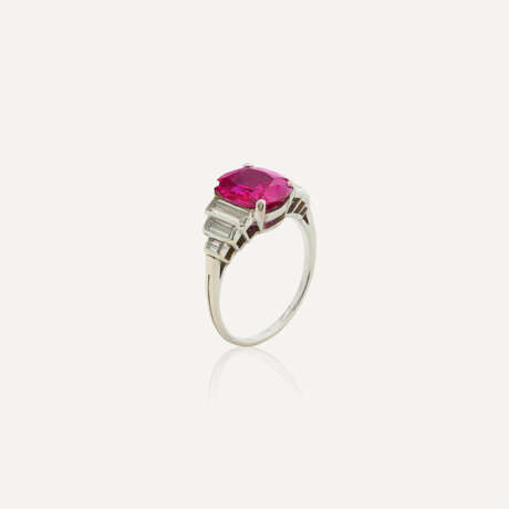 BAGUE RUBIS DE 3.30 CARATS ET DIAMANTS - фото 2