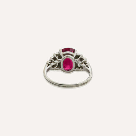 BAGUE RUBIS DE 3.30 CARATS ET DIAMANTS - фото 4