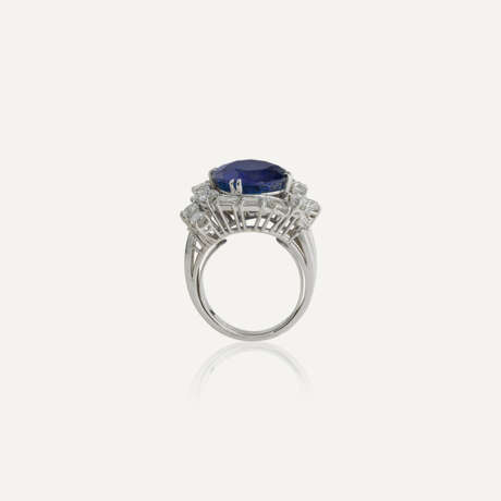 MONTURE VAN CLEEF & ARPELS BAGUE SAPHIR DE 8.47 CARATS ET DIAMANTS - Foto 4