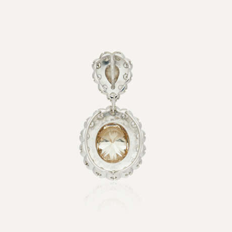 PENDENTIF DIAMANT DE 14.09 CARATS ET DIAMANTS - photo 2