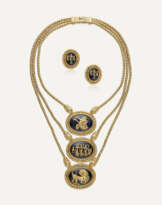 ILIAS LALAOUNIS ENSEMBLE COMPRENANT UN COLLIER ET UNE PAIRE DE BOUCLES D'OREILLES LAPIS-LAZULI ET DIAMANTS