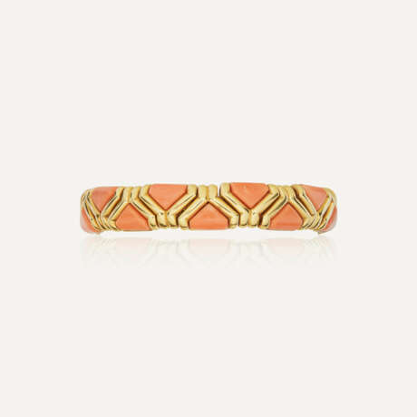 BULGARI ENSEMBLE COMPRENANT UN BRACELET ET DEUX BAGUES CORAIL - Foto 11