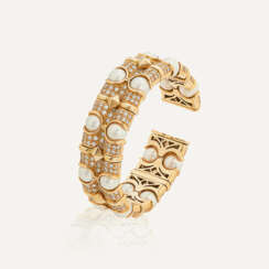 BULGARI BRACELET JONC PERLES DE CULTURE ET DIAMANTS