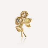 VAN CLEEF & ARPELS ENSEMBLE DE DEUX BROCHES 'ROSES' RUBIS ET DIAMANTS - photo 3