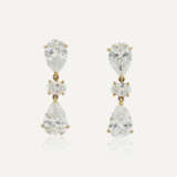 PAIRE DE BOUCLES D'OREILLES DIAMANTS DE 3.03 CARATS, 3.02 CARATS, 2.50 CARATS ET 2.40 CARATS ET DIAMANTS - фото 1