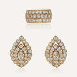 VAN CLEEF & ARPELS ENSEMBLE COMPRENANT BOUCLES D’OREILLES ET BAGUE DIAMANTS - photo 1