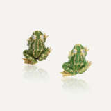 VAN CLEEF & ARPELS ENSEMBLE DE DEUX BROCHES 'GRENOUILLE' ÉMAIL ET DIAMANTS - photo 1