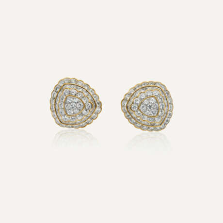 VAN CLEEF & ARPELS BOUCLES D'OREILLES 'TRIGONE' DIAMANTS - фото 1