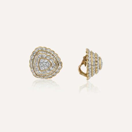 VAN CLEEF & ARPELS BOUCLES D'OREILLES 'TRIGONE' DIAMANTS - фото 2