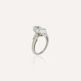 BOUCHERON BAGUE DIAMANT DE 3.96 CARATS ET DIAMANTS - photo 2